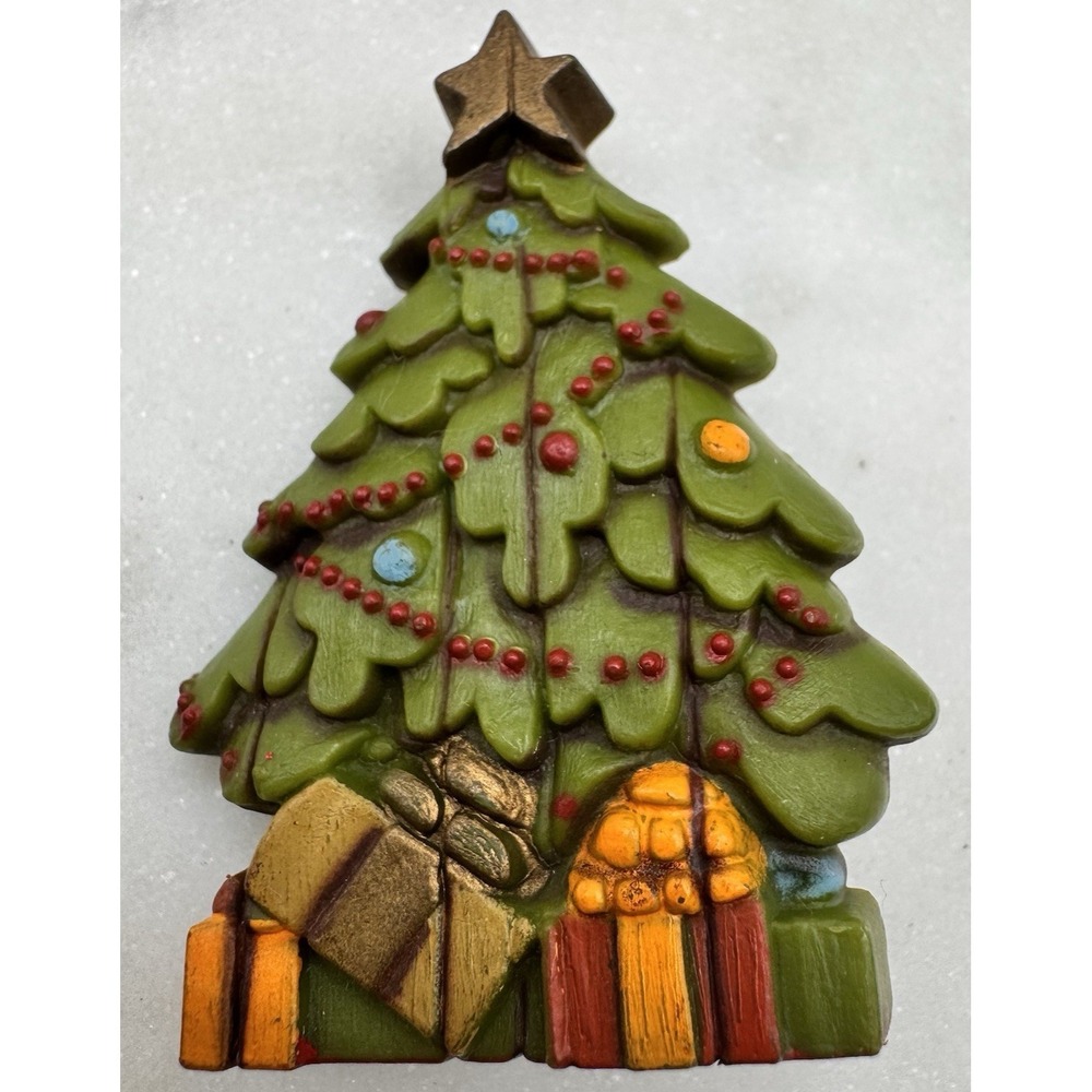 Vintage Christmas Tree Brooch Green Holiday Tree Pin Xmas Jewelry Presents‎